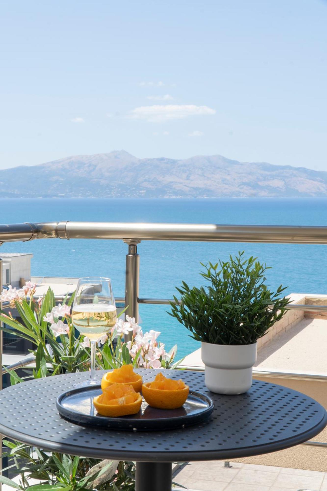 Mateo Apartments Sarandë Esterno foto