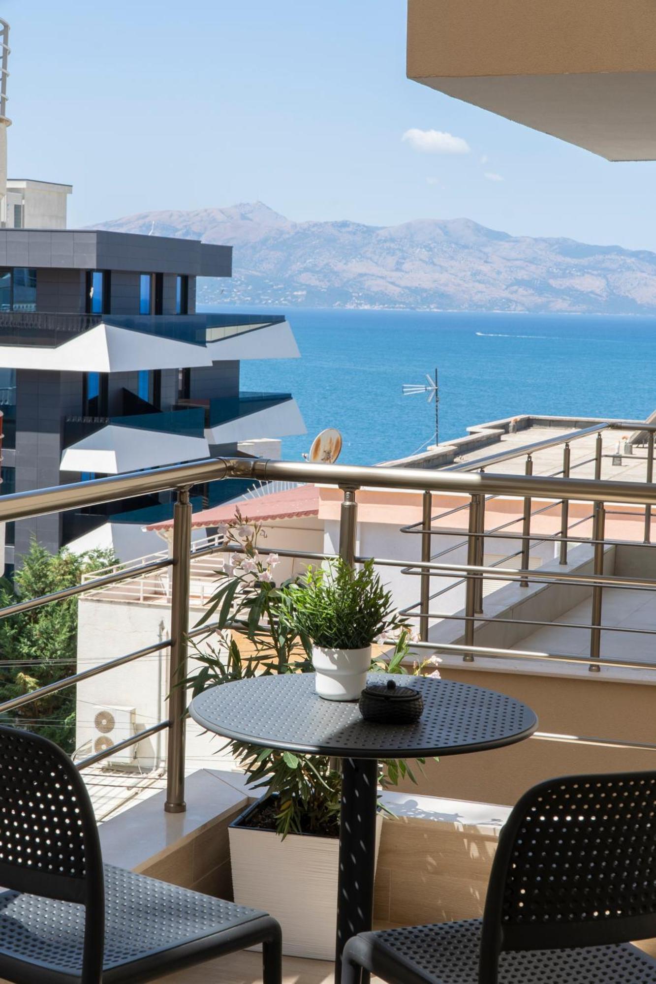 Mateo Apartments Sarandë Esterno foto